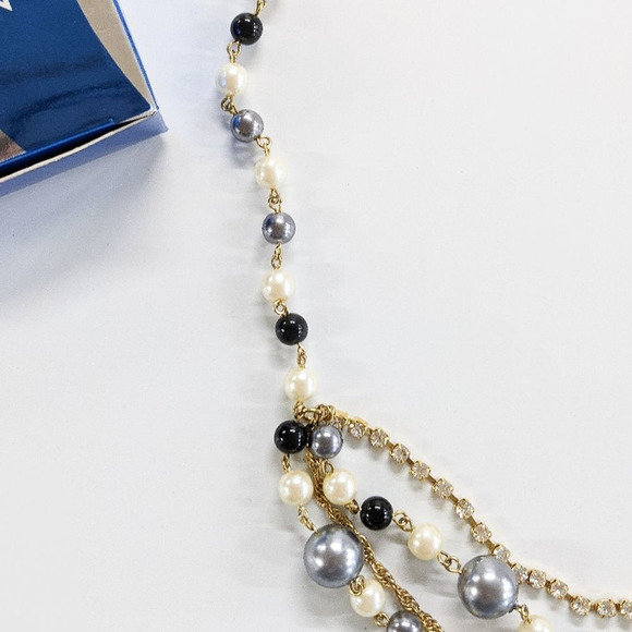 Avon Necklace - Picture 2 of 5